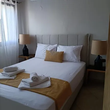 Xenonas Apollon 3* سارتي